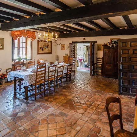 Historic Castle In With Swimming Pool, Billiards Semesterbostad